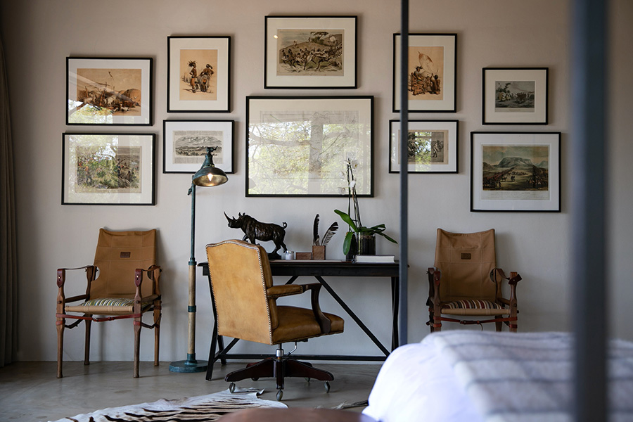 Gladstones decor