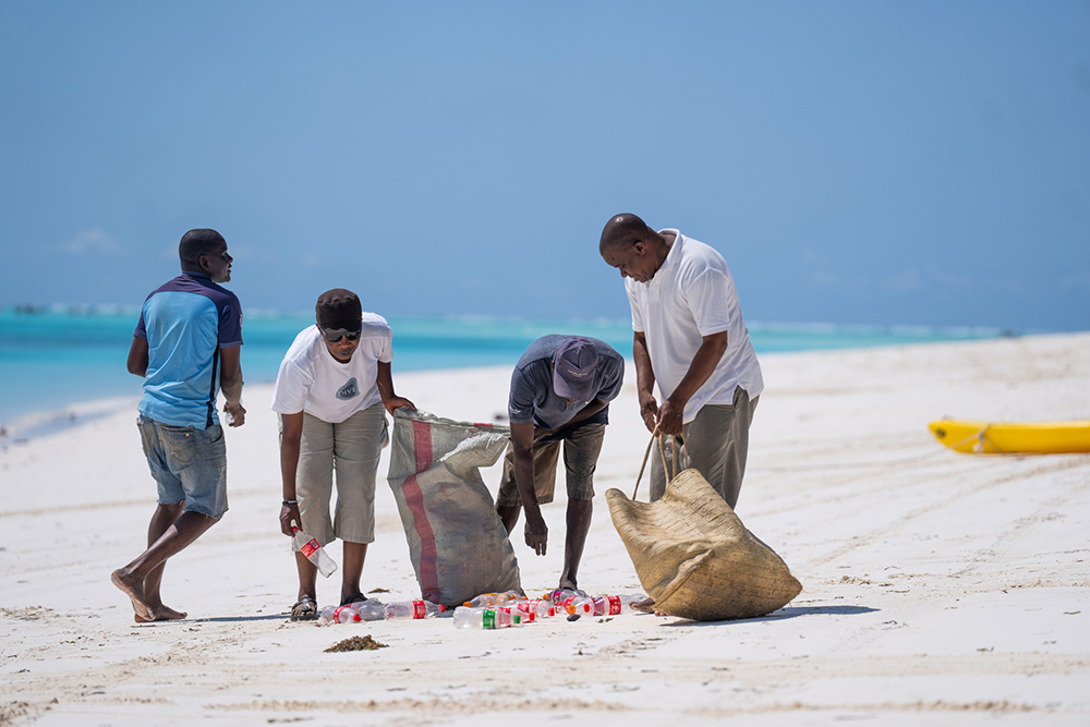 Oceans Without Borders beach clean up